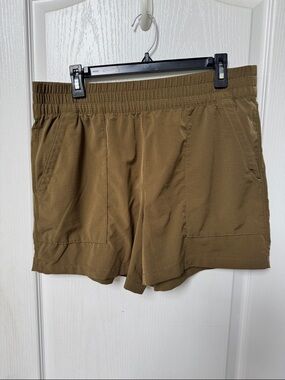 Athleta Olive Green Athletic Pull-On Shorts